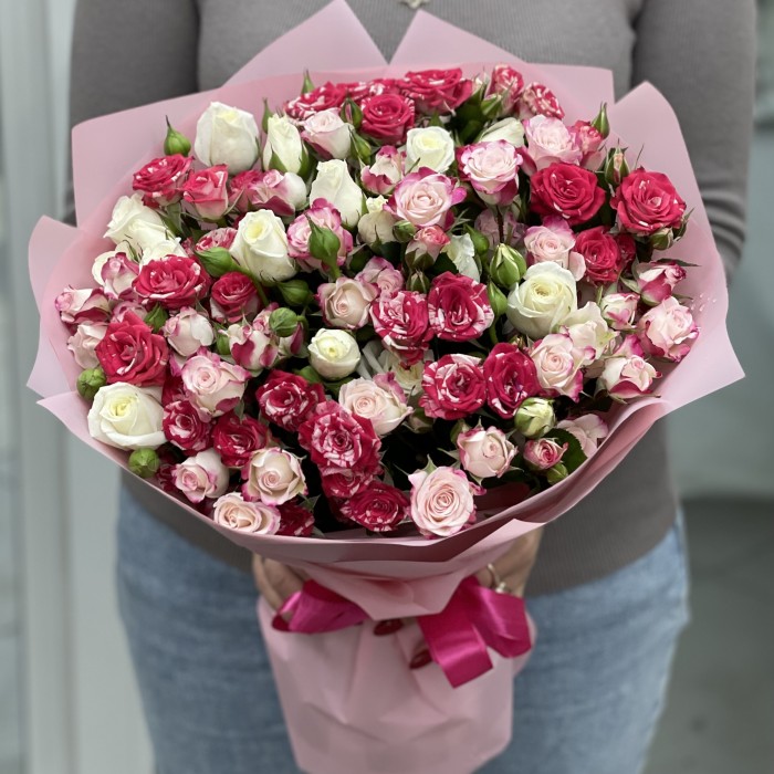 Букет из 25 кустовых роз