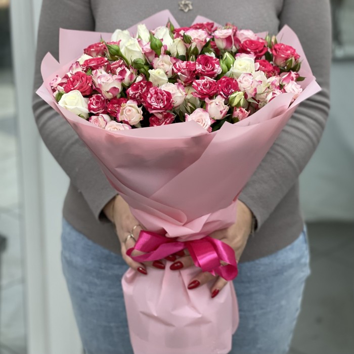 Букет из 25 кустовых роз