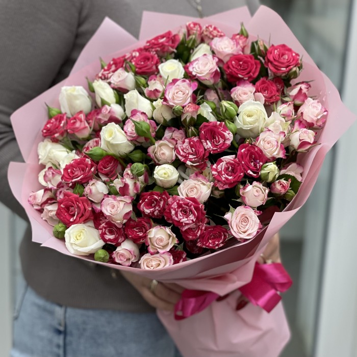 Букет из 25 кустовых роз