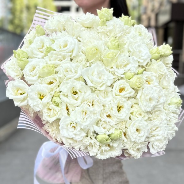 Букет из 35 махровых белых эустом