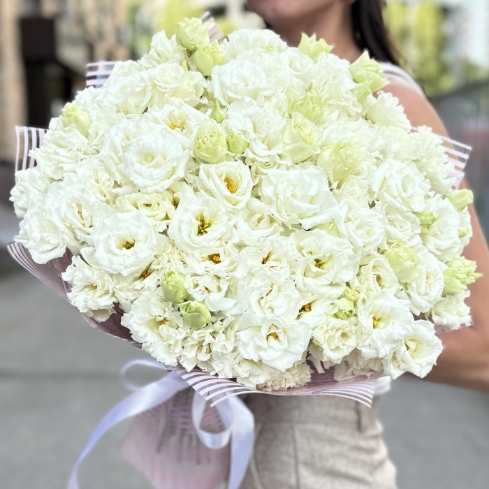 Букет из 35 махровых белых эустом