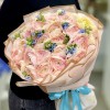 Букет из 35 ранункулюсов