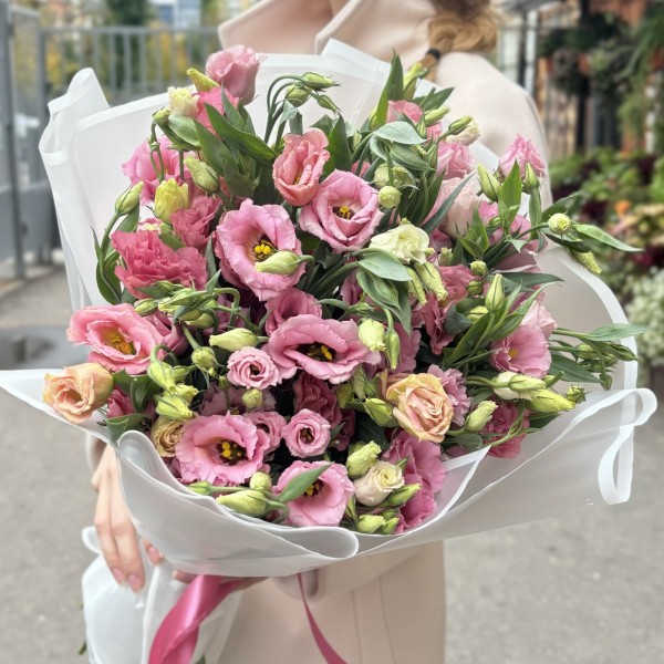 Букет из 35 розовых эустом