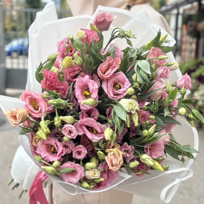 Букет из 35 розовых эустом