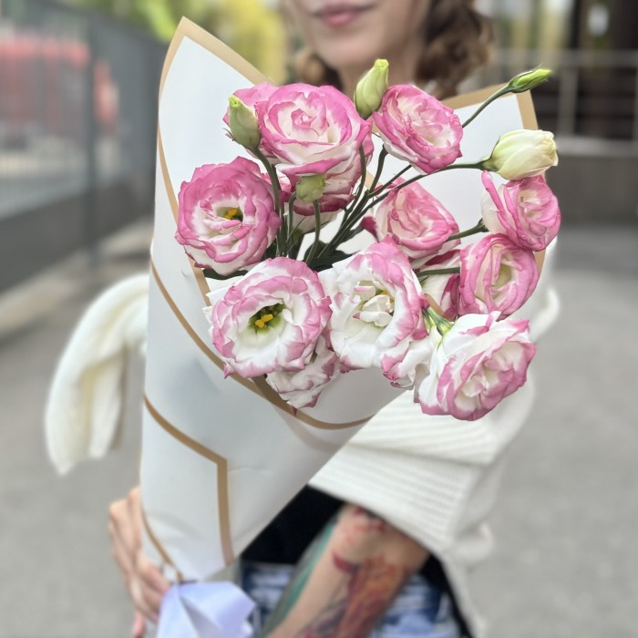 Букет из 3 бело-розовых эустом