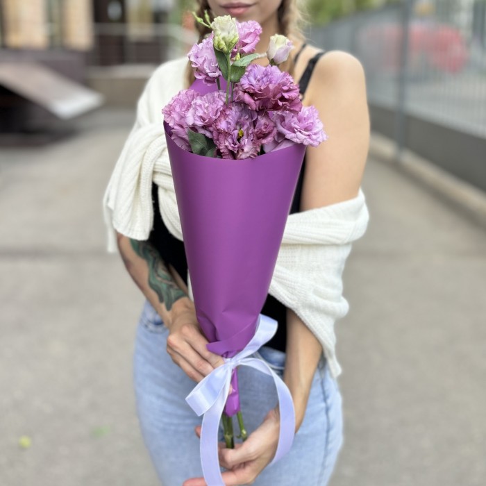 3 лавандовые махровые эустомы