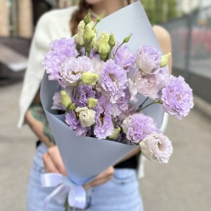 Букет из 3 лавандовых махровых эустом Букет из 3 лавандовых махровых эустом