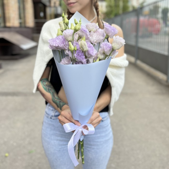 Букет из 3 лавандовых махровых эустом