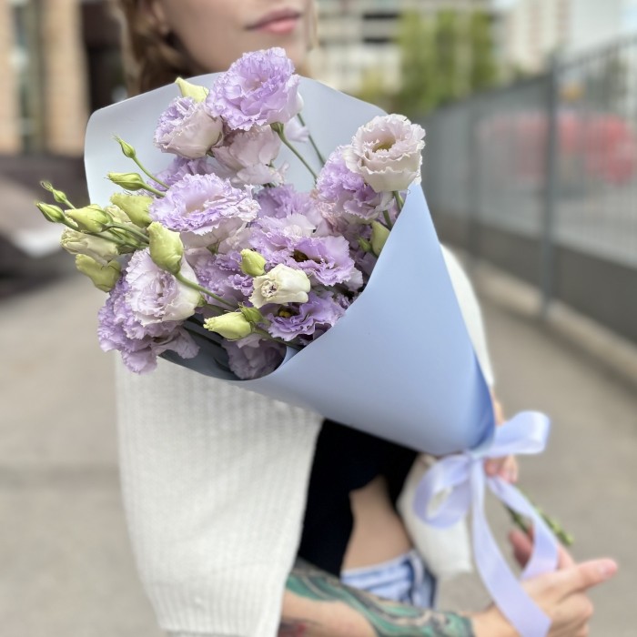 Букет из 3 лавандовых махровых эустом
