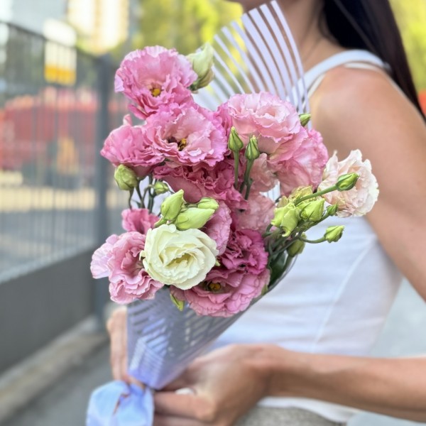 Букет из 3 махровых розовых эустом