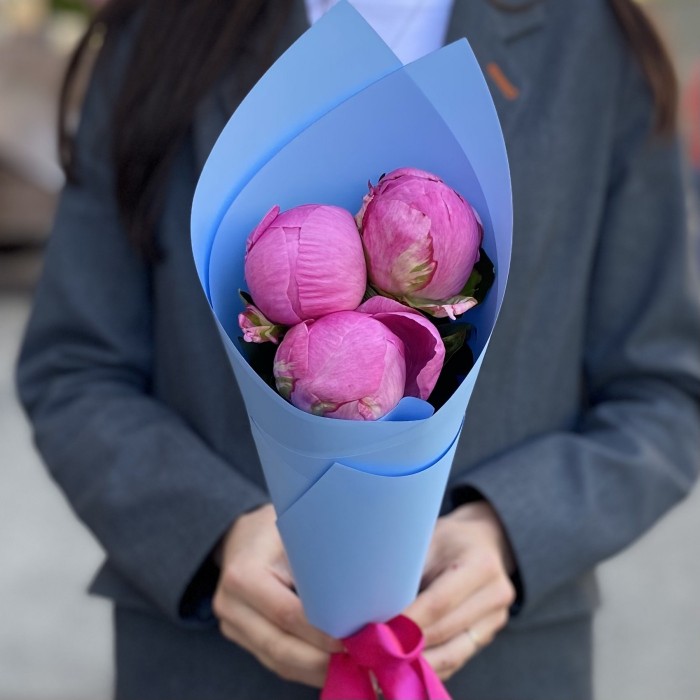 Букет из 3 пионов Флеминг