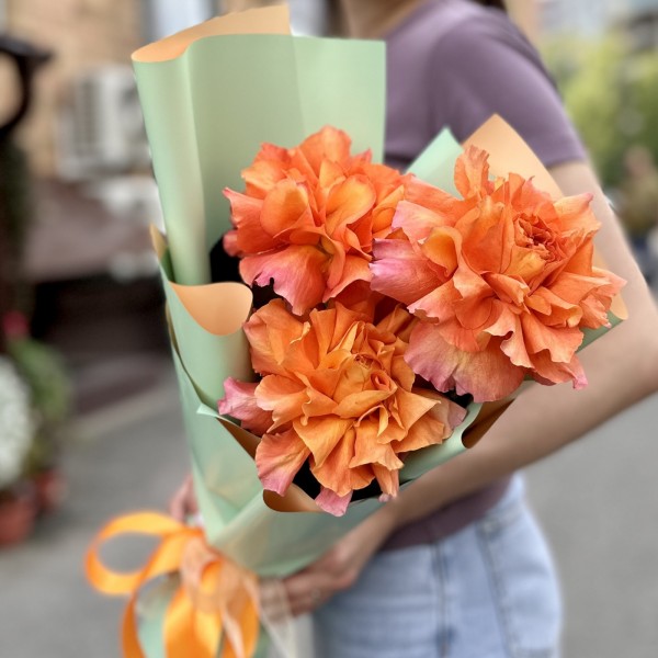 Букет из 3 пышных роз Фри Спирит