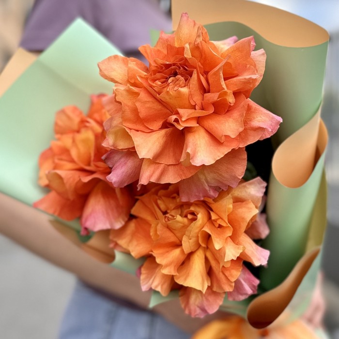 Букет из 3 пышных роз Фри Спирит