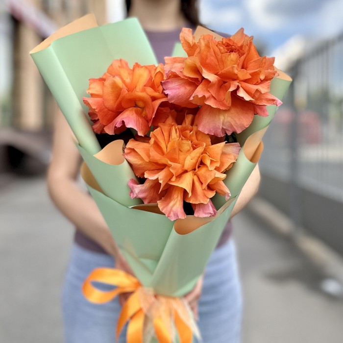 Букет из 3 пышных роз Фри Спирит