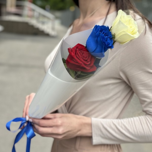 Букет из 3 роз Флаг России