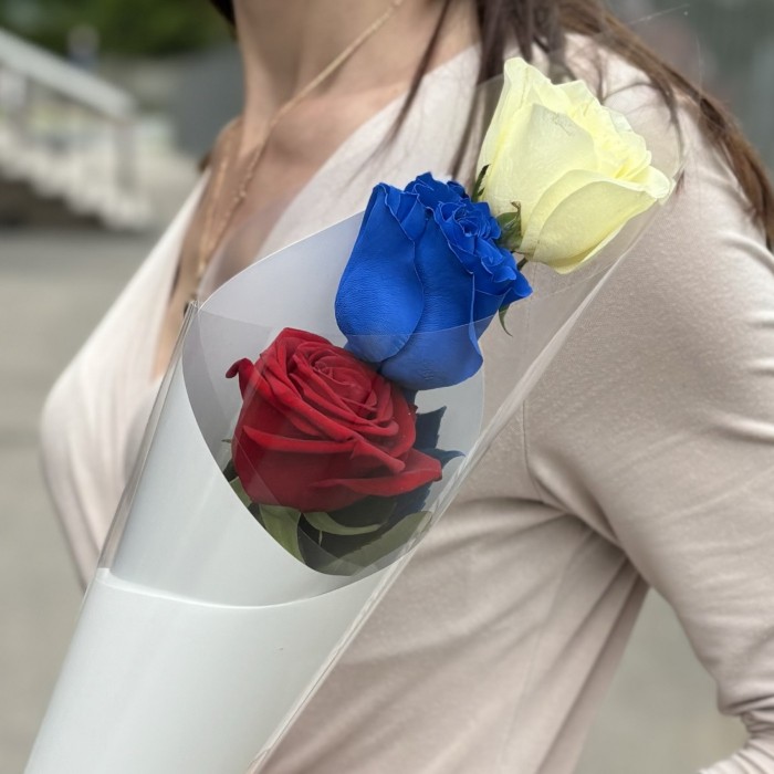 Букет из 3 роз Флаг России