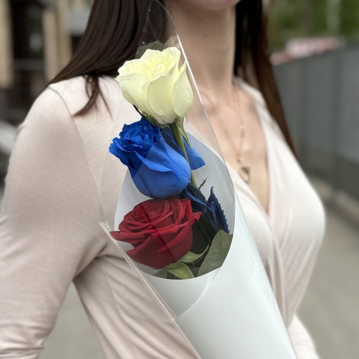 Букет из 3 роз Флаг России