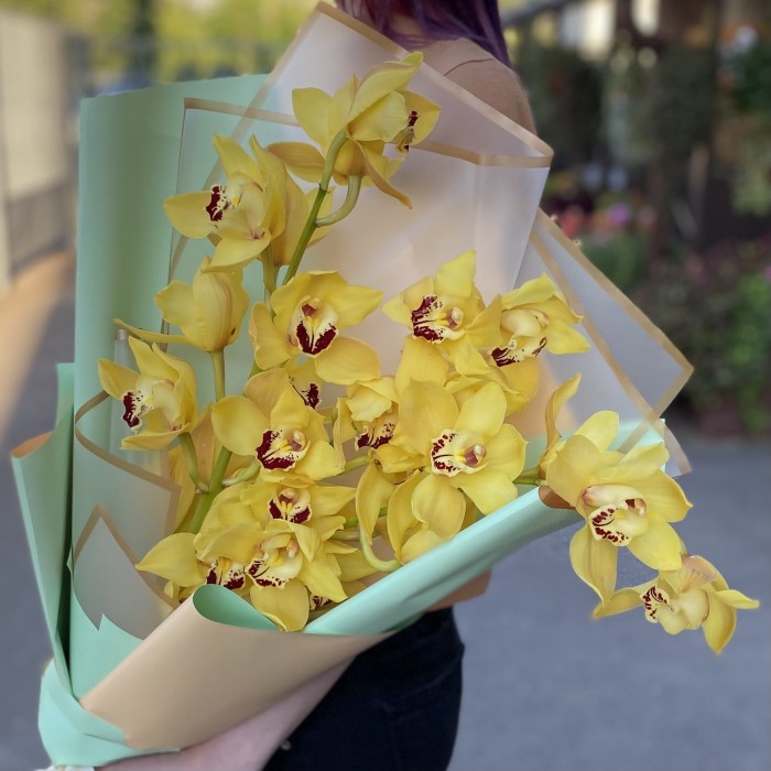 Букет из 3 веток желтых орхидей Цимбидиум
