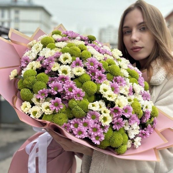 Букет из 51 хризантемы сантини Микс