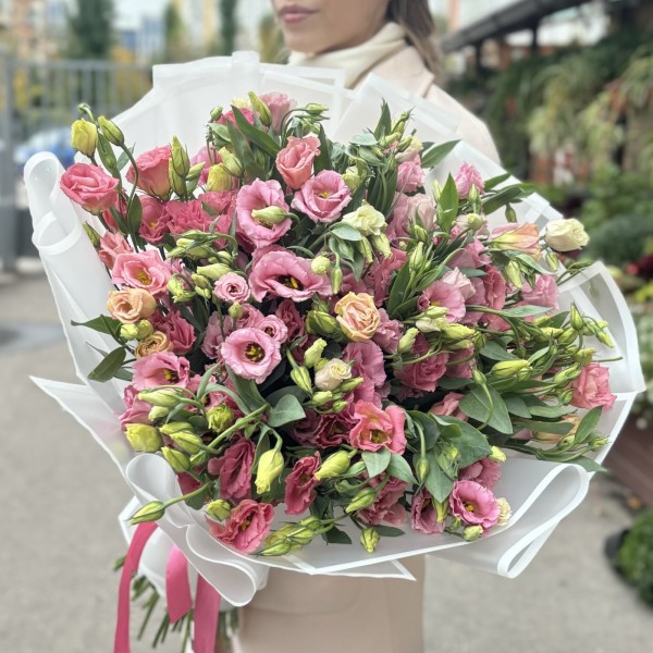 Букет из 51 розовой эустомы