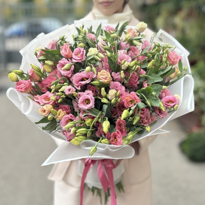 Букет из 51 розовой эустомы
