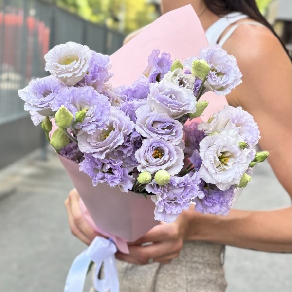 Букет из 5 лавандовых махровых эустом