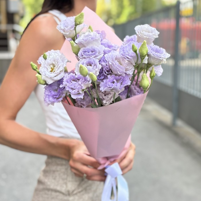 Букет из 5 лавандовых махровых эустом