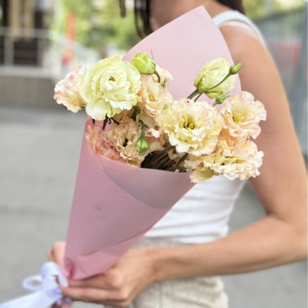 Букет из 5 махровых эустом Шампань