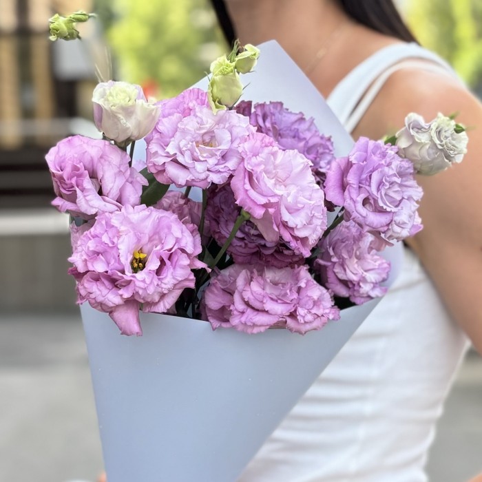 Букет из 5 махровых лавандовых эустом