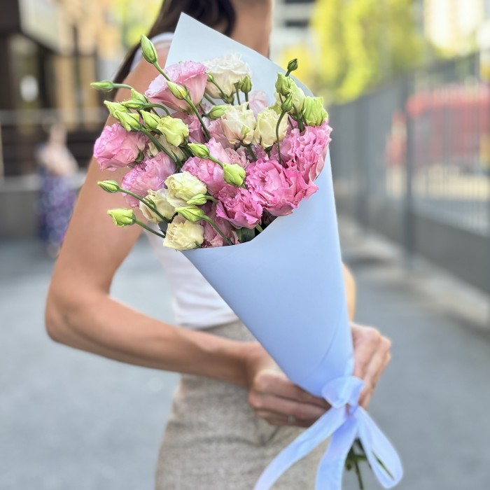 Букет из 5 махровых розовых эустом