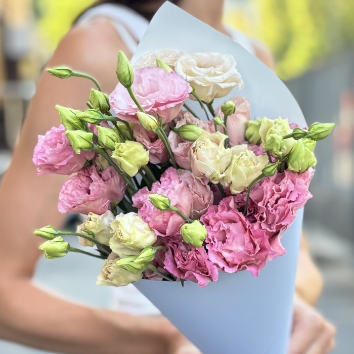 Букет из 5 махровых розовых эустом