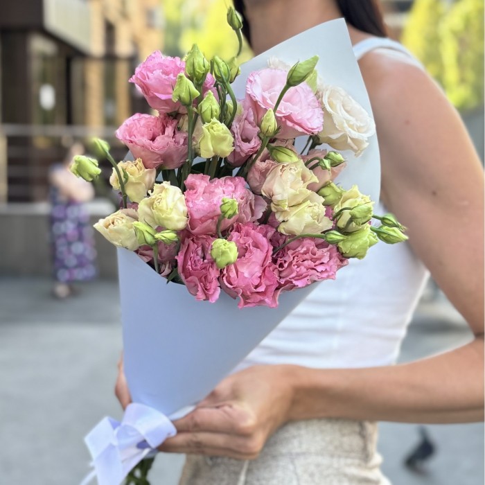 Букет из 5 махровых розовых эустом