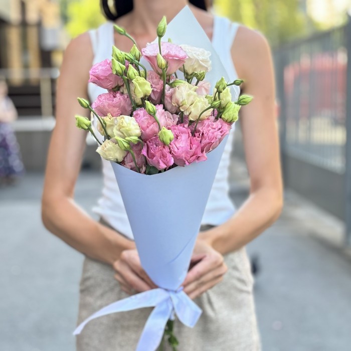 Букет из 5 махровых розовых эустом