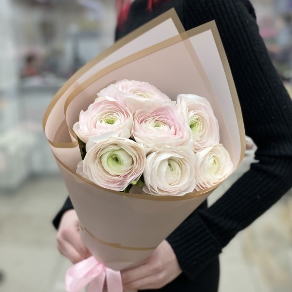 Букет из 7 Ранункулюсов Ханой