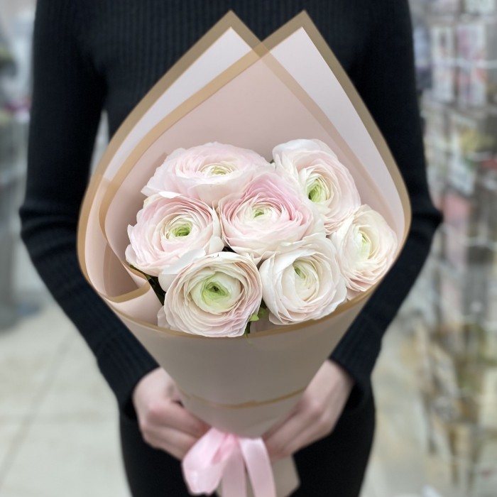 Букет из 7 Ранункулюсов Ханой