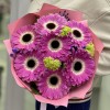 Букет из 7 розовых гербер с агапантусом