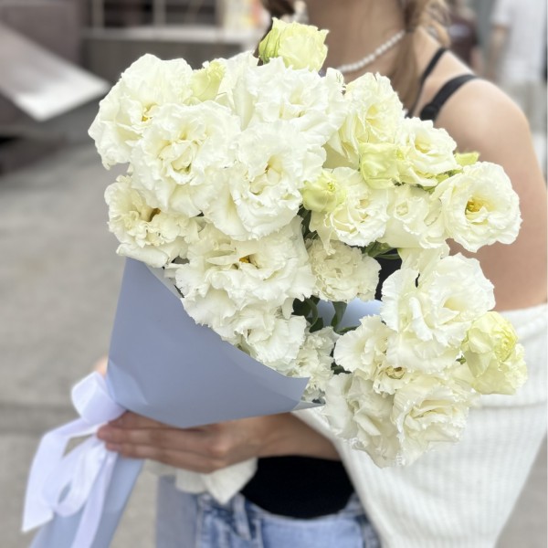 Букет из 7 махровых белых эустом