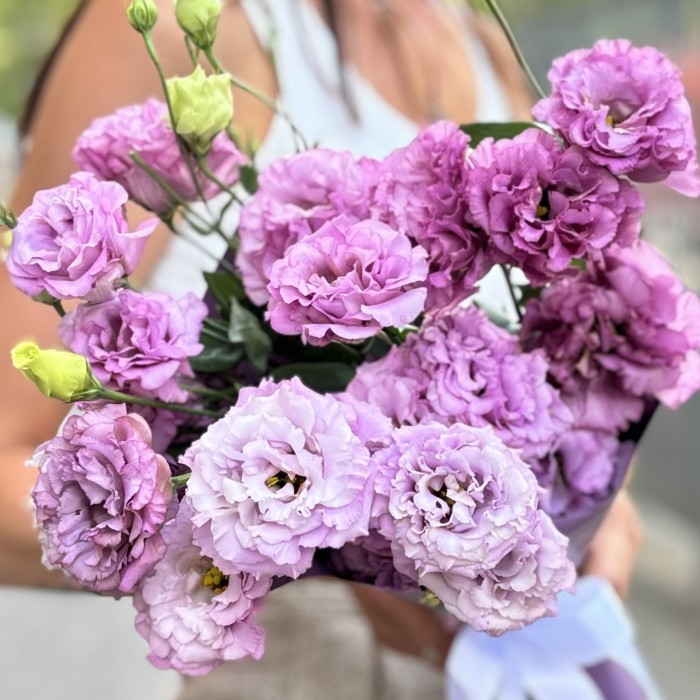 Букет из 7 махровых лавандовых эустом