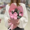 Букет из 7 розовых Ранункулюсов с эвкалиптом
