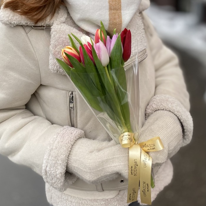 Букет из 7 тюльпанов микс