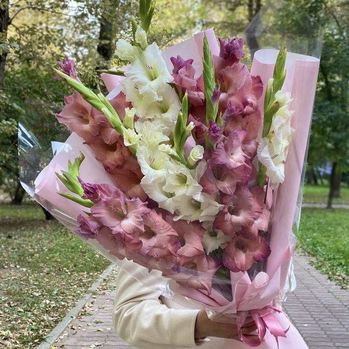 Букет из 9 гладиолусов
