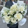 Букет из 9 крупных белых роз с эустомой