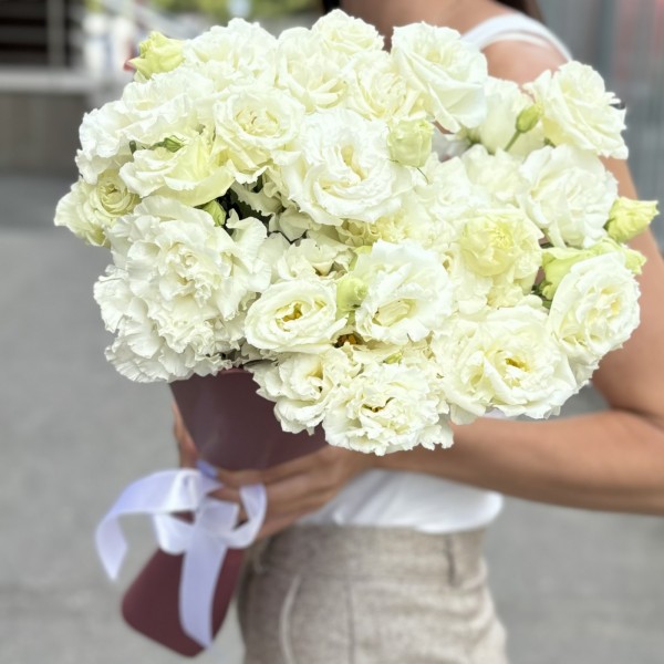 Букет из 9 махровых белых эустом