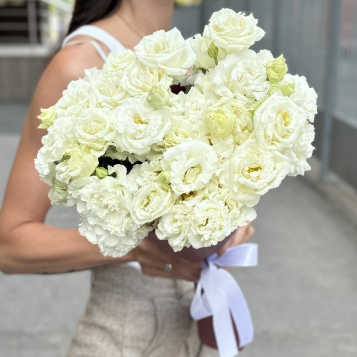 Букет из 9 махровых белых эустом