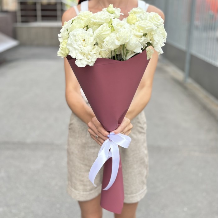 Букет из 9 махровых белых эустом