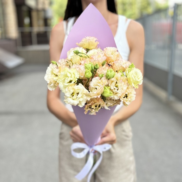 Букет из 9 махровых эустом Шампань