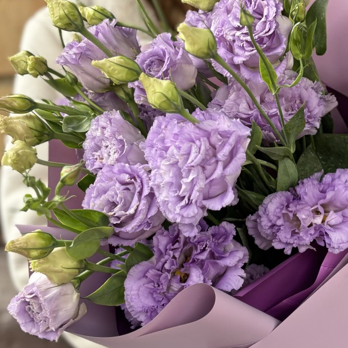 Букет из 9 махровых лавандовых эустом