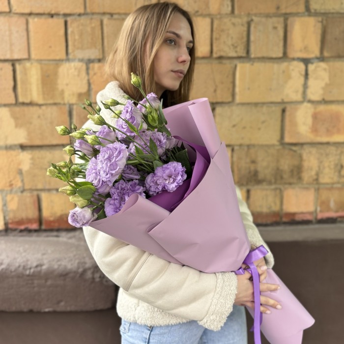 Букет из 9 махровых лавандовых эустом