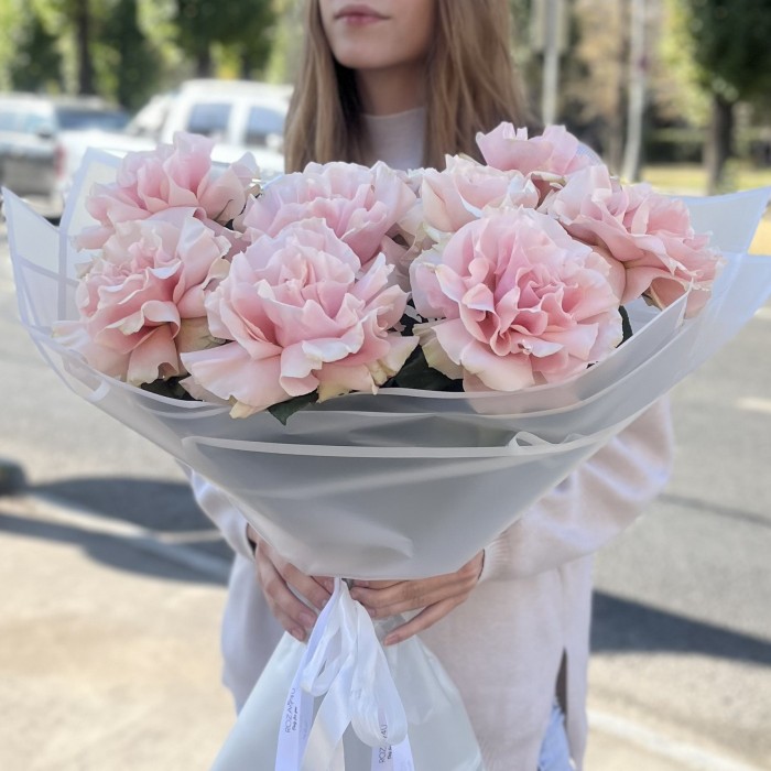 Букет из 9 пышных розовых роз Пинк Мондиаль