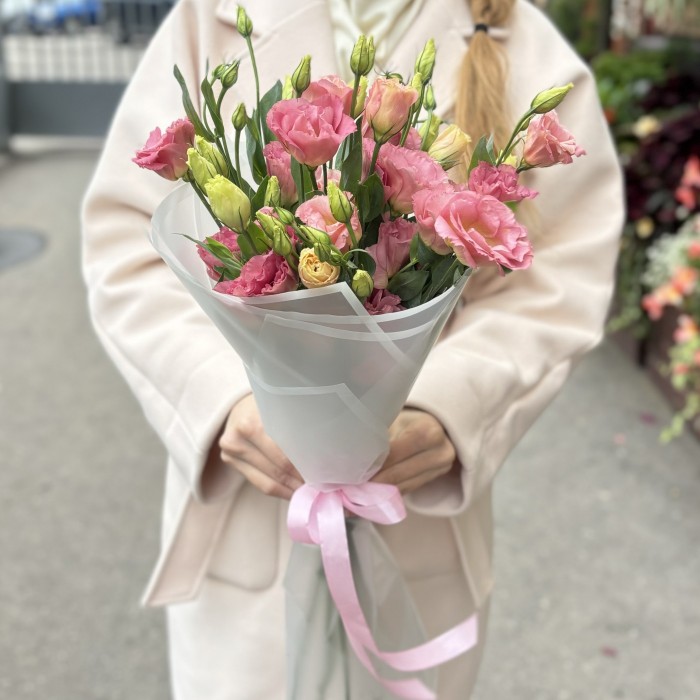 Букет из 9 розовых эустом